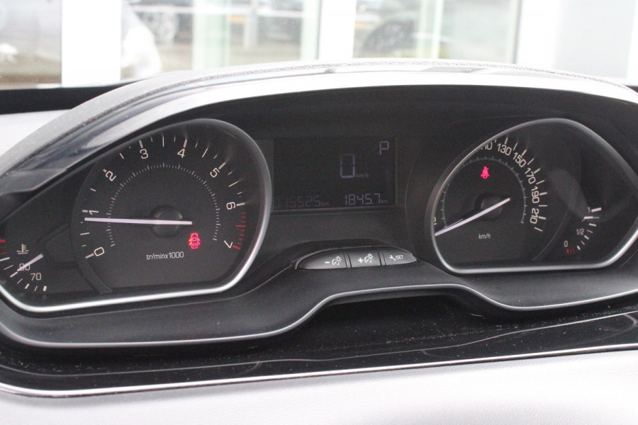 Peugeot 208 1.2 110PK AUTOMAAT SIGNATURE | NAVIGATIE | APPLE CARPLAY/ANDROID AUTO | PARKEERSENSOREN | DAB+ RADIO | LICHTMETALEN VELGEN | GETINTE RUITEN | CLIMATE CONTROL | CRUISE CONTROL |