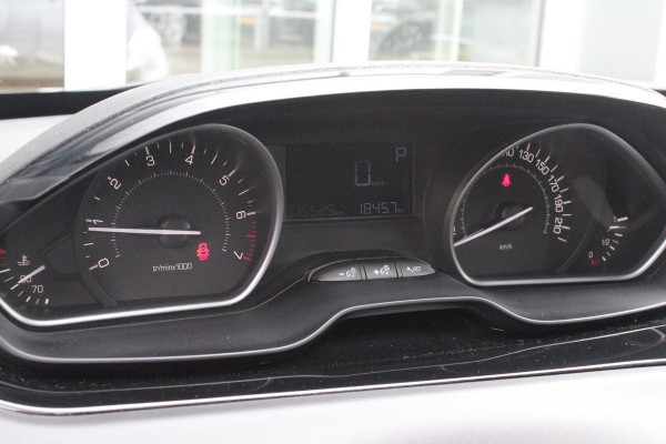 Peugeot 208 1.2 110PK AUTOMAAT SIGNATURE | NAVIGATIE | APPLE CARPLAY/ANDROID AUTO | PARKEERSENSOREN | DAB+ RADIO | LICHTMETALEN VELGEN | GETINTE RUITEN | CLIMATE CONTROL | CRUISE CONTROL |