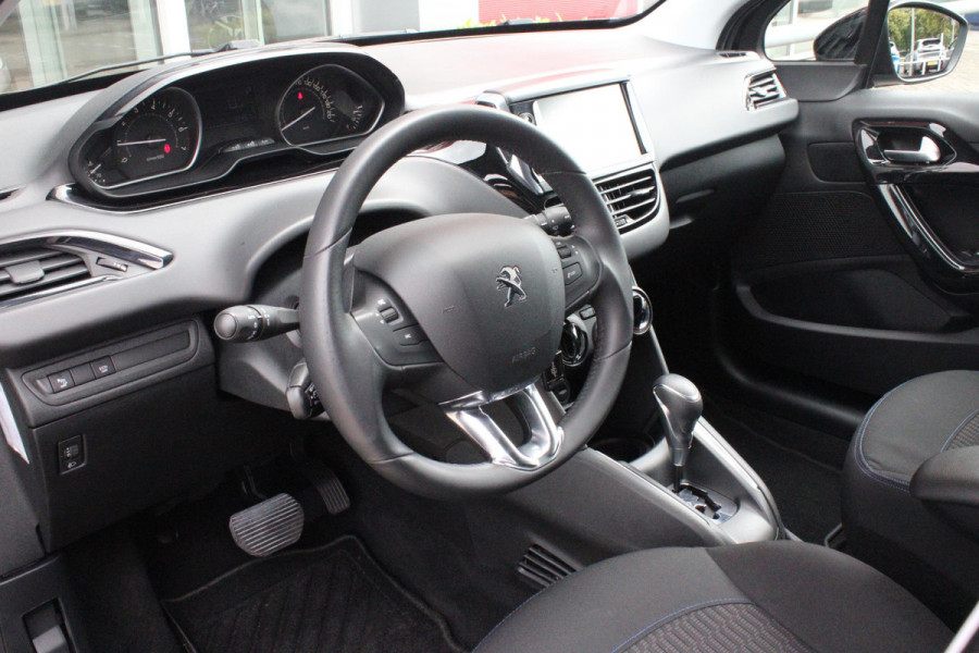 Peugeot 208 1.2 110PK AUTOMAAT SIGNATURE | NAVIGATIE | APPLE CARPLAY/ANDROID AUTO | PARKEERSENSOREN | DAB+ RADIO | LICHTMETALEN VELGEN | GETINTE RUITEN | CLIMATE CONTROL | CRUISE CONTROL |