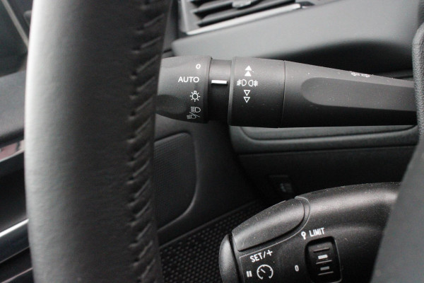 Peugeot 208 1.2 110PK AUTOMAAT SIGNATURE | NAVIGATIE | APPLE CARPLAY/ANDROID AUTO | PARKEERSENSOREN | DAB+ RADIO | LICHTMETALEN VELGEN | GETINTE RUITEN | CLIMATE CONTROL | CRUISE CONTROL |