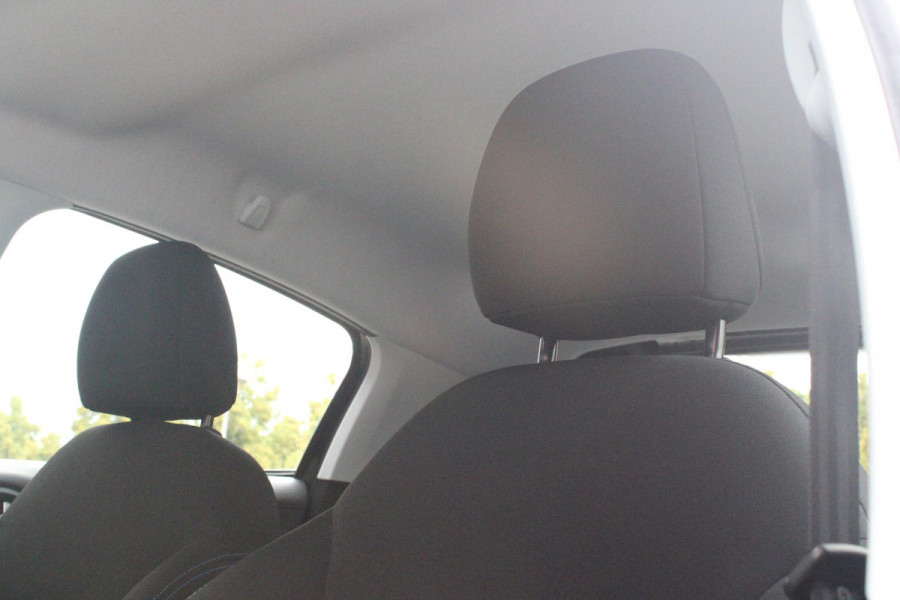 Peugeot 208 1.2 110PK AUTOMAAT SIGNATURE | NAVIGATIE | APPLE CARPLAY/ANDROID AUTO | PARKEERSENSOREN | DAB+ RADIO | LICHTMETALEN VELGEN | GETINTE RUITEN | CLIMATE CONTROL | CRUISE CONTROL |