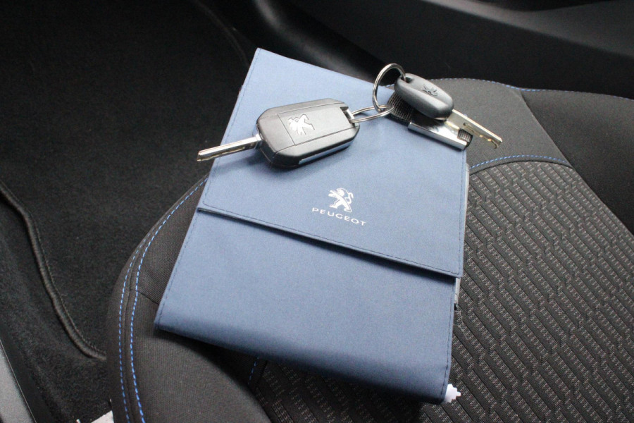 Peugeot 208 1.2 110PK AUTOMAAT SIGNATURE | NAVIGATIE | APPLE CARPLAY/ANDROID AUTO | PARKEERSENSOREN | DAB+ RADIO | LICHTMETALEN VELGEN | GETINTE RUITEN | CLIMATE CONTROL | CRUISE CONTROL |
