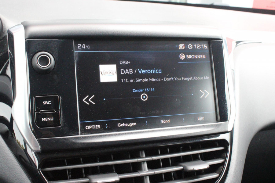 Peugeot 208 1.2 110PK AUTOMAAT SIGNATURE | NAVIGATIE | APPLE CARPLAY/ANDROID AUTO | PARKEERSENSOREN | DAB+ RADIO | LICHTMETALEN VELGEN | GETINTE RUITEN | CLIMATE CONTROL | CRUISE CONTROL |