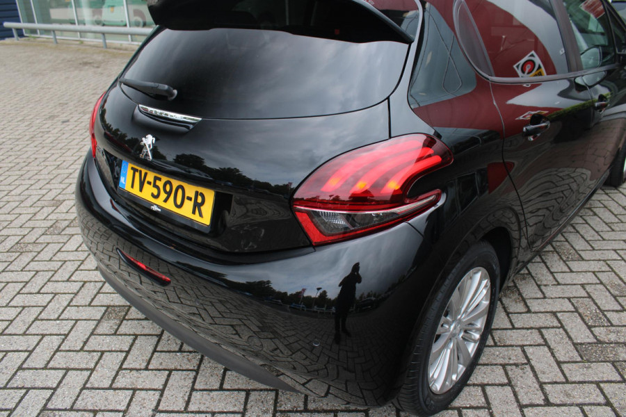 Peugeot 208 1.2 110PK AUTOMAAT SIGNATURE | NAVIGATIE | APPLE CARPLAY/ANDROID AUTO | PARKEERSENSOREN | DAB+ RADIO | LICHTMETALEN VELGEN | GETINTE RUITEN | CLIMATE CONTROL | CRUISE CONTROL |