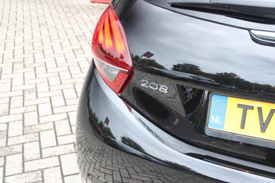 Peugeot 208 1.2 110PK AUTOMAAT SIGNATURE | NAVIGATIE | APPLE CARPLAY/ANDROID AUTO | PARKEERSENSOREN | DAB+ RADIO | LICHTMETALEN VELGEN | GETINTE RUITEN | CLIMATE CONTROL | CRUISE CONTROL |