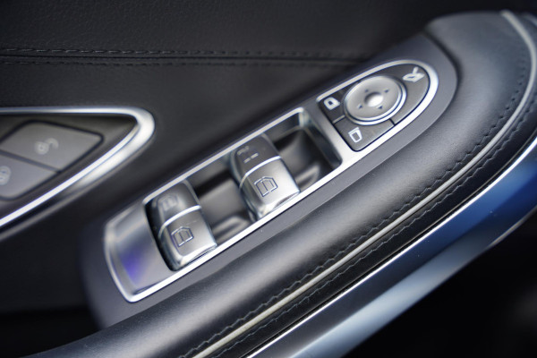Mercedes-Benz S-Klasse 63 AMG Cabriolet 4-Matic Nachtzicht Burmester