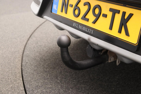 Kia Niro 1.6 GDi Hybrid DynamicLine Trekhaak Navigatie 1/2 Leder