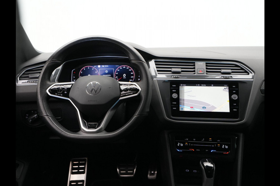 Volkswagen Tiguan 1.5 TSI 150pk DSG R-Line Business+ Navigatie Wegkl. trekhaak Acc Elek. kofferklep 245