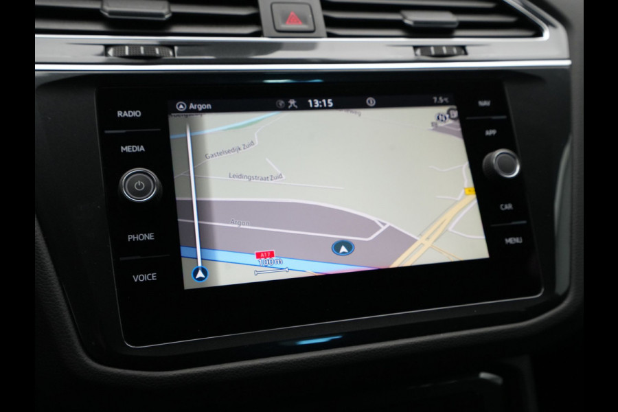 Volkswagen Tiguan 1.5 TSI 150pk DSG R-Line Business+ Navigatie Wegkl. trekhaak Acc Elek. kofferklep 245