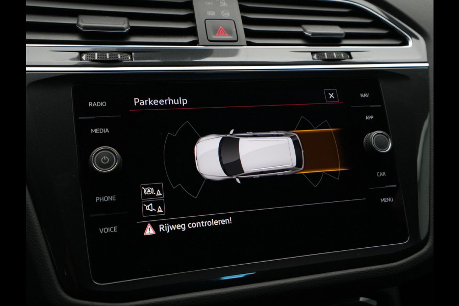 Volkswagen Tiguan 1.5 TSI 150pk DSG R-Line Business+ Navigatie Wegkl. trekhaak Acc Elek. kofferklep 245