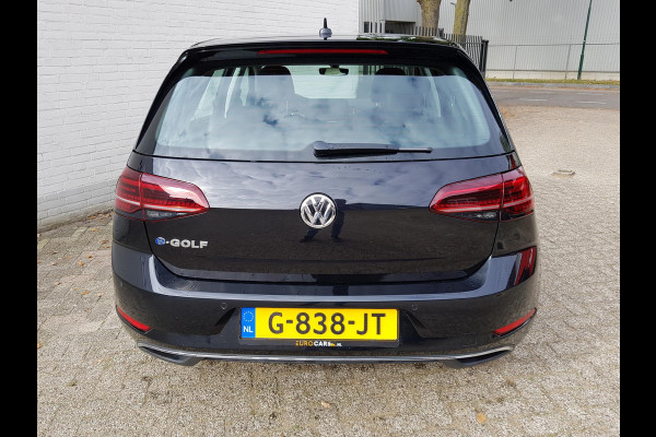 Volkswagen e-Golf Automaat 136pk | Navigatie | Climate Control | Virtuele Cockpit | Camera | Keyless | Stoelverwarming | Parkeer Sensoren | Cruise Control Adaptive | Lichtmetalen velgen 17"