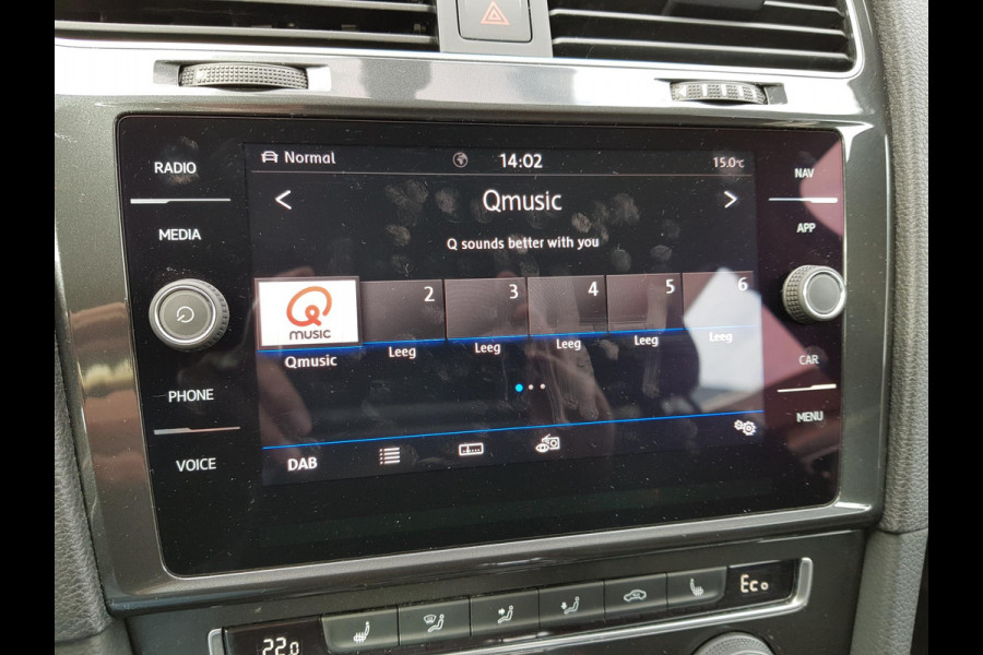 Volkswagen e-Golf Automaat 136pk | Navigatie | Climate Control | Virtuele Cockpit | Camera | Keyless | Stoelverwarming | Parkeer Sensoren | Cruise Control Adaptive | Lichtmetalen velgen 17"