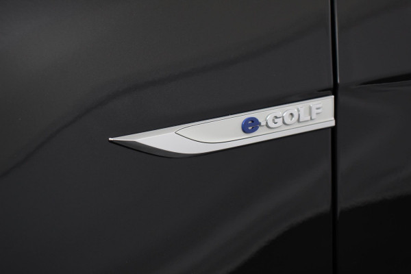 Volkswagen e-Golf Automaat 136pk | Navigatie | Climate Control | Virtuele Cockpit | Camera | Keyless | Stoelverwarming | Parkeer Sensoren | Cruise Control Adaptive | Lichtmetalen velgen 17"