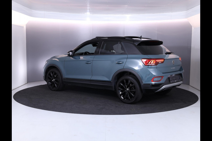 Volkswagen T-Roc 1.5 TSI Style 150 pk Automaat (DSG) | Verlengde garantie | Panoramadak | Parkeersensoren (Park assist) | Stoelverwarming | Black Style pakket |