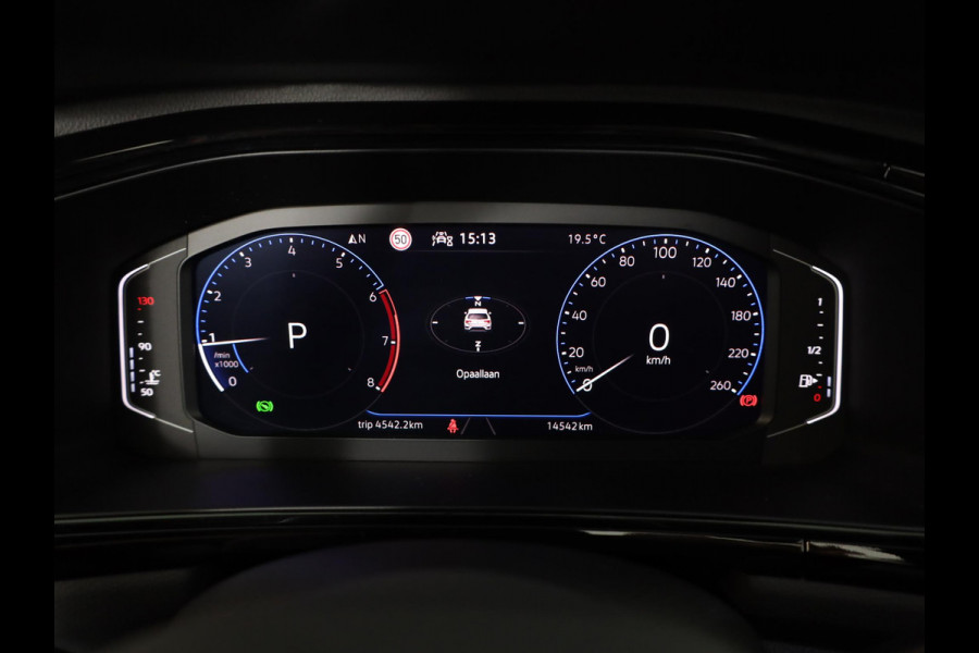 Volkswagen T-Roc 1.5 TSI Style 150 pk Automaat (DSG) | Verlengde garantie | Panoramadak | Parkeersensoren (Park assist) | Stoelverwarming | Black Style pakket |