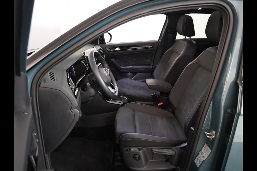 Volkswagen T-Roc 1.5 TSI Style 150 pk Automaat (DSG) | Verlengde garantie | Panoramadak | Parkeersensoren (Park assist) | Stoelverwarming | Black Style pakket |