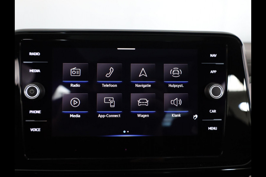 Volkswagen T-Roc 1.5 TSI Style 150 pk Automaat (DSG) | Verlengde garantie | Panoramadak | Parkeersensoren (Park assist) | Stoelverwarming | Black Style pakket |