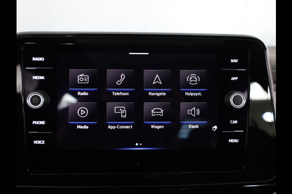 Volkswagen T-Roc 1.5 TSI Style 150 pk Automaat (DSG) | Verlengde garantie | Panoramadak | Parkeersensoren (Park assist) | Stoelverwarming | Black Style pakket |