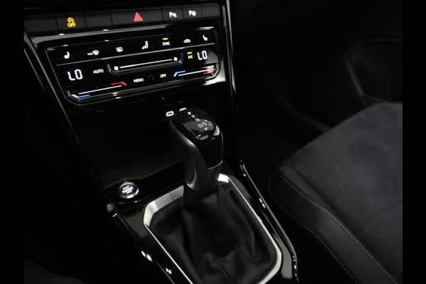 Volkswagen T-Roc 1.5 TSI Style 150 pk Automaat (DSG) | Verlengde garantie | Panoramadak | Parkeersensoren (Park assist) | Stoelverwarming | Black Style pakket |