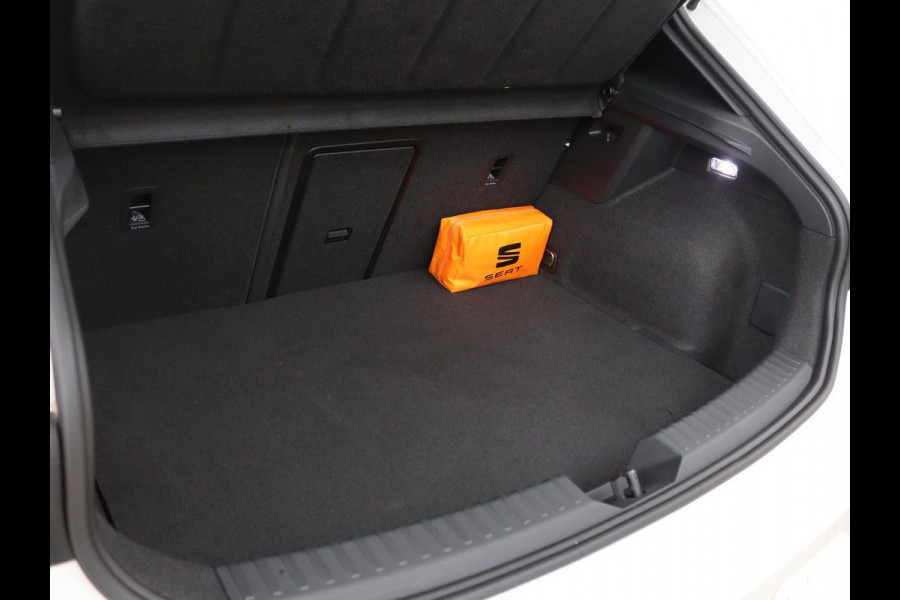CUPRA Leon 1.4 e-Hybrid VZ | 245pk | Stoel & stuurverwarming | Camera | Navigatie | Sfeerverlichting | Keyless | Full LED | PHEV