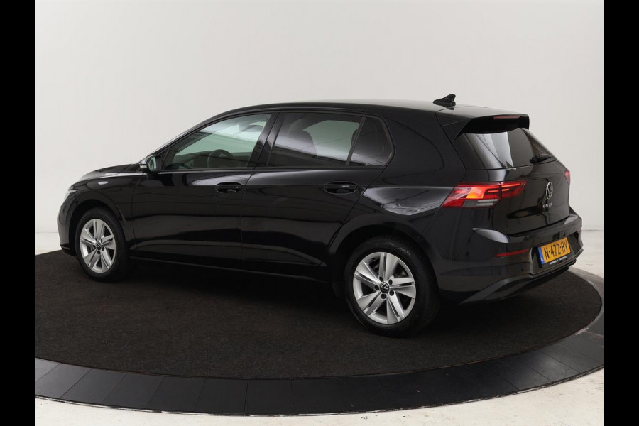 Volkswagen Golf 1.0 TSI Life | Stoel & stuurverwarming | Carplay | Adaptive cruise | Navigatie | Sfeerverlichting | Full LED | Parkeerhulp | Getint glas