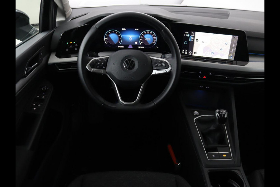 Volkswagen Golf 1.0 TSI Life | Stoel & stuurverwarming | Carplay | Adaptive cruise | Navigatie | Sfeerverlichting | Full LED | Parkeerhulp | Getint glas