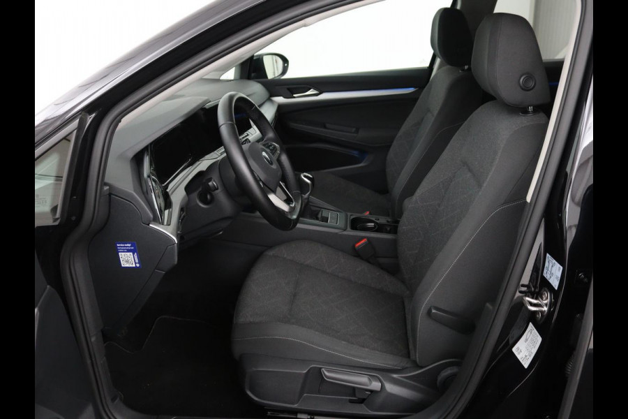 Volkswagen Golf 1.0 TSI Life | Stoel & stuurverwarming | Carplay | Adaptive cruise | Navigatie | Sfeerverlichting | Full LED | Parkeerhulp | Getint glas