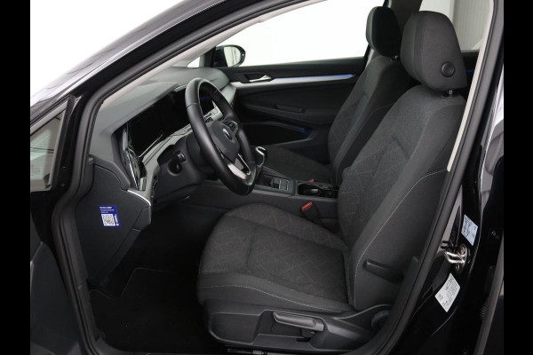 Volkswagen Golf 1.0 TSI Life | Stoel & stuurverwarming | Carplay | Adaptive cruise | Navigatie | Sfeerverlichting | Full LED | Parkeerhulp | Getint glas