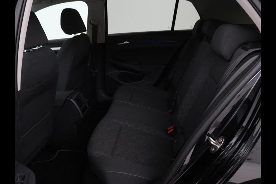 Volkswagen Golf 1.0 TSI Life | Stoel & stuurverwarming | Carplay | Adaptive cruise | Navigatie | Sfeerverlichting | Full LED | Parkeerhulp | Getint glas