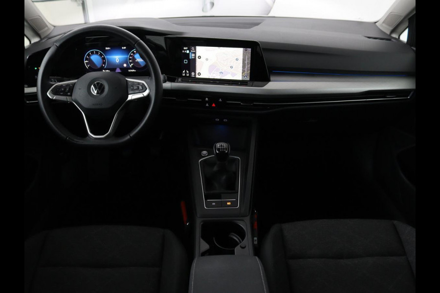 Volkswagen Golf 1.0 TSI Life | Stoel & stuurverwarming | Carplay | Adaptive cruise | Navigatie | Sfeerverlichting | Full LED | Parkeerhulp | Getint glas