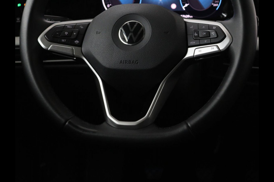 Volkswagen Golf 1.0 TSI Life | Stoel & stuurverwarming | Carplay | Adaptive cruise | Navigatie | Sfeerverlichting | Full LED | Parkeerhulp | Getint glas