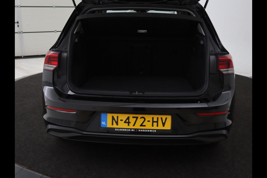 Volkswagen Golf 1.0 TSI Life | Stoel & stuurverwarming | Carplay | Adaptive cruise | Navigatie | Sfeerverlichting | Full LED | Parkeerhulp | Getint glas