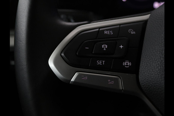 Volkswagen Golf 1.0 TSI Life | Stoel & stuurverwarming | Carplay | Adaptive cruise | Navigatie | Sfeerverlichting | Full LED | Parkeerhulp | Getint glas