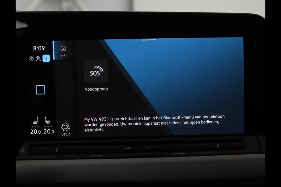 Volkswagen Golf 1.0 TSI Life | Stoel & stuurverwarming | Carplay | Adaptive cruise | Navigatie | Sfeerverlichting | Full LED | Parkeerhulp | Getint glas