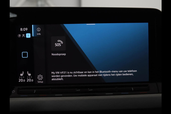 Volkswagen Golf 1.0 TSI Life | Stoel & stuurverwarming | Carplay | Adaptive cruise | Navigatie | Sfeerverlichting | Full LED | Parkeerhulp | Getint glas