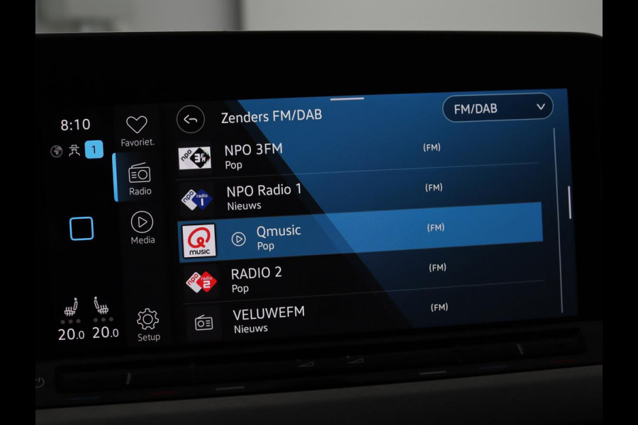 Volkswagen Golf 1.0 TSI Life | Stoel & stuurverwarming | Carplay | Adaptive cruise | Navigatie | Sfeerverlichting | Full LED | Parkeerhulp | Getint glas