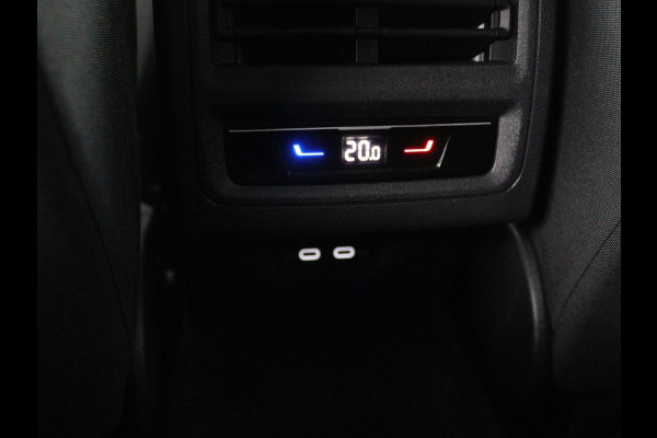 Volkswagen Golf 1.0 TSI Life | Stoel & stuurverwarming | Carplay | Adaptive cruise | Navigatie | Sfeerverlichting | Full LED | Parkeerhulp | Getint glas