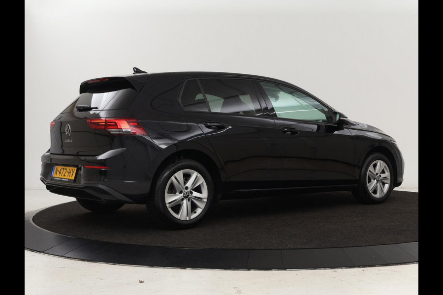Volkswagen Golf 1.0 TSI Life | Stoel & stuurverwarming | Carplay | Adaptive cruise | Navigatie | Sfeerverlichting | Full LED | Parkeerhulp | Getint glas