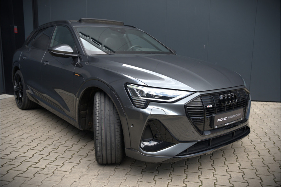 Audi e-tron 50 quattro S edition 71 kWh | S Line | Black Edition | Panoramadak | Memory Seats | Camera | Luchtvering | Adaptive Cruise Control | Keyless | Matrix LED | Leder | Stoelverwarming | NAP | BTW