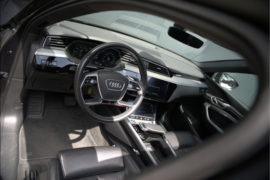 Audi e-tron 50 quattro S edition 71 kWh | S Line | Black Edition | Panoramadak | Memory Seats | Camera | Luchtvering | Adaptive Cruise Control | Keyless | Matrix LED | Leder | Stoelverwarming | NAP | BTW