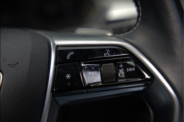 Audi e-tron 50 quattro S edition 71 kWh | S Line | Black Edition | Panoramadak | Memory Seats | Camera | Luchtvering | Adaptive Cruise Control | Keyless | Matrix LED | Leder | Stoelverwarming | NAP | BTW
