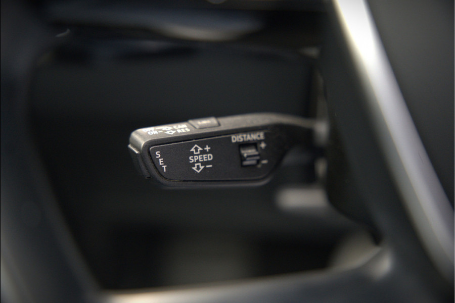 Audi e-tron 50 quattro S edition 71 kWh | S Line | Black Edition | Panoramadak | Memory Seats | Camera | Luchtvering | Adaptive Cruise Control | Keyless | Matrix LED | Leder | Stoelverwarming | NAP | BTW