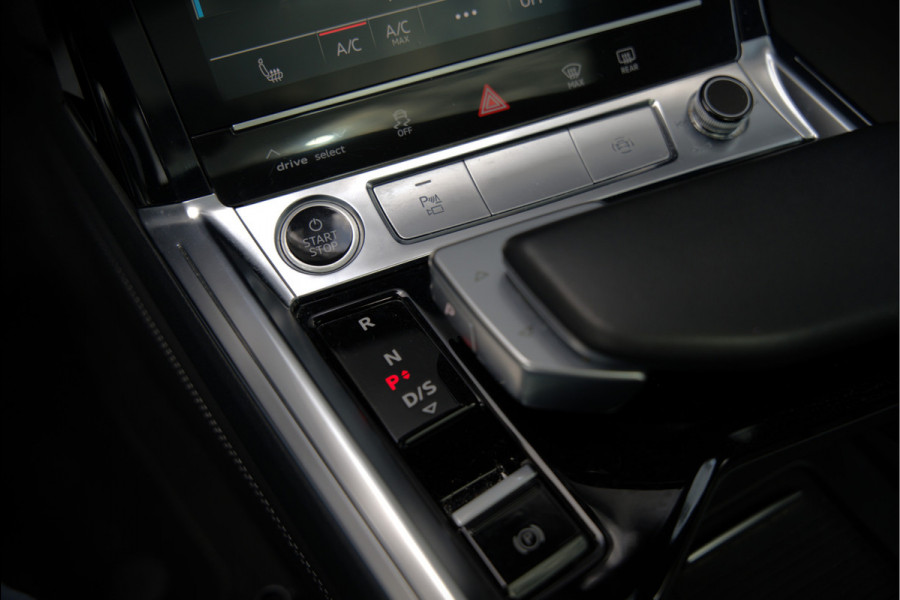 Audi e-tron 50 quattro S edition 71 kWh | S Line | Black Edition | Panoramadak | Memory Seats | Camera | Luchtvering | Adaptive Cruise Control | Keyless | Matrix LED | Leder | Stoelverwarming | NAP | BTW