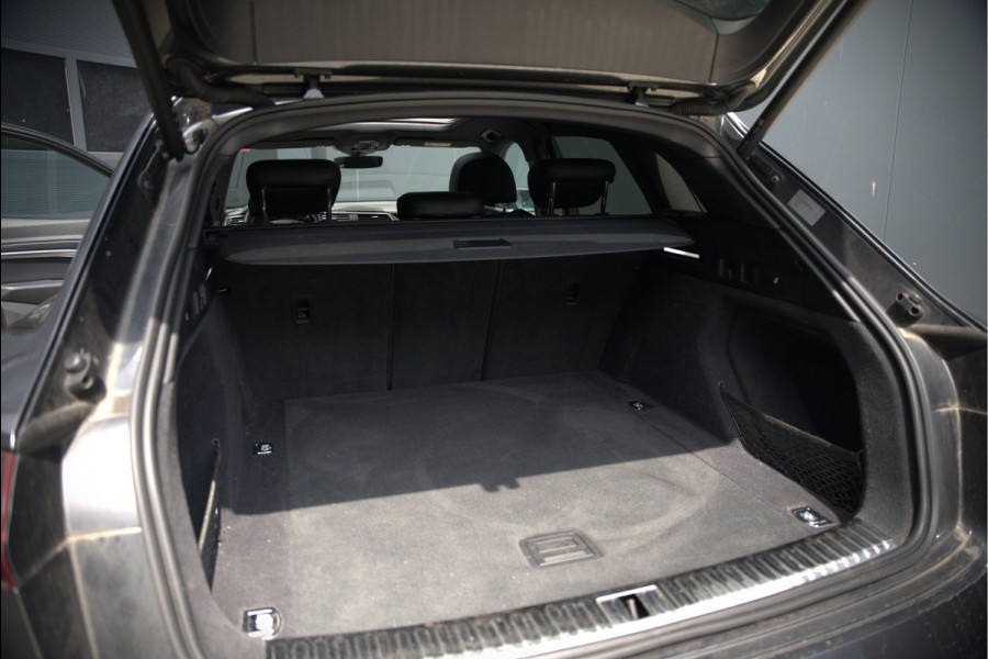 Audi e-tron 50 quattro S edition 71 kWh | S Line | Black Edition | Panoramadak | Memory Seats | Camera | Luchtvering | Adaptive Cruise Control | Keyless | Matrix LED | Leder | Stoelverwarming | NAP | BTW