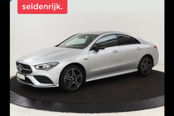 Mercedes-Benz CLA-Klasse 250e AMG Night | Stoelverwarming | Leder/Alcantara | Camera | Widescreen | Navigatie | Full LED | Sportstoelen