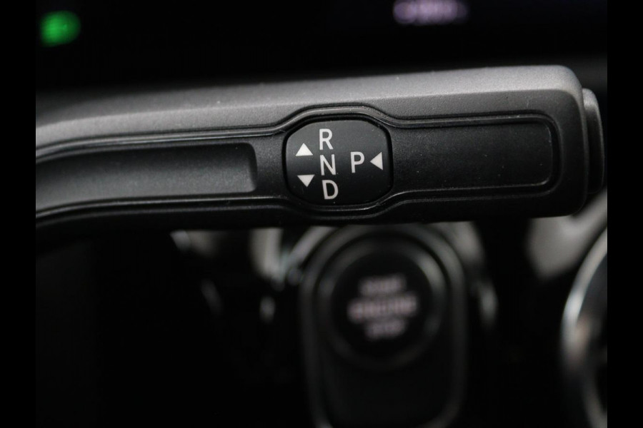 Mercedes-Benz CLA-Klasse 250e AMG Night | Stoelverwarming | Leder/Alcantara | Camera | Widescreen | Navigatie | Full LED | Sportstoelen