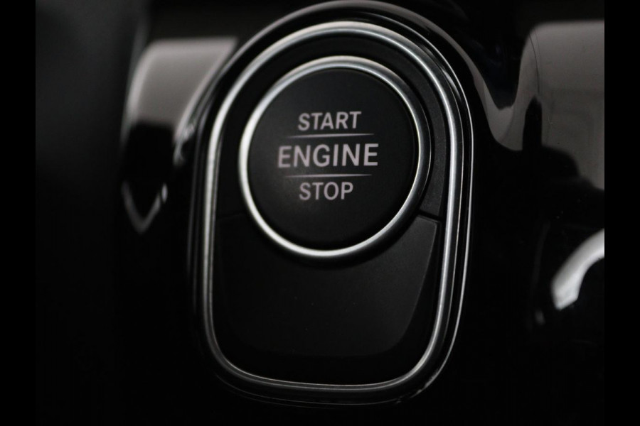 Mercedes-Benz CLA-Klasse 250e AMG Night | Stoelverwarming | Leder/Alcantara | Camera | Widescreen | Navigatie | Full LED | Sportstoelen