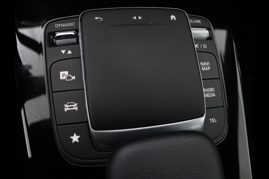 Mercedes-Benz CLA-Klasse 250e AMG Night | Stoelverwarming | Leder/Alcantara | Camera | Widescreen | Navigatie | Full LED | Sportstoelen