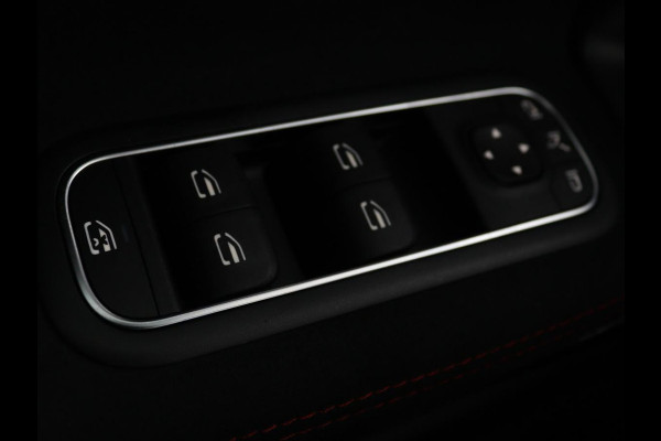 Mercedes-Benz CLA-Klasse 250e AMG Night | Stoelverwarming | Leder/Alcantara | Camera | Widescreen | Navigatie | Full LED | Sportstoelen