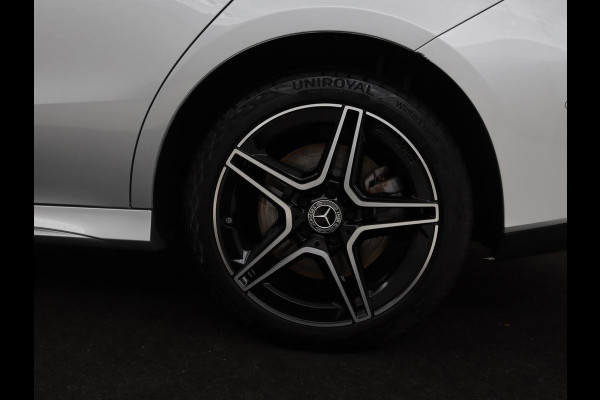 Mercedes-Benz CLA-Klasse 250e AMG Night | Stoelverwarming | Leder/Alcantara | Camera | Widescreen | Navigatie | Full LED | Sportstoelen